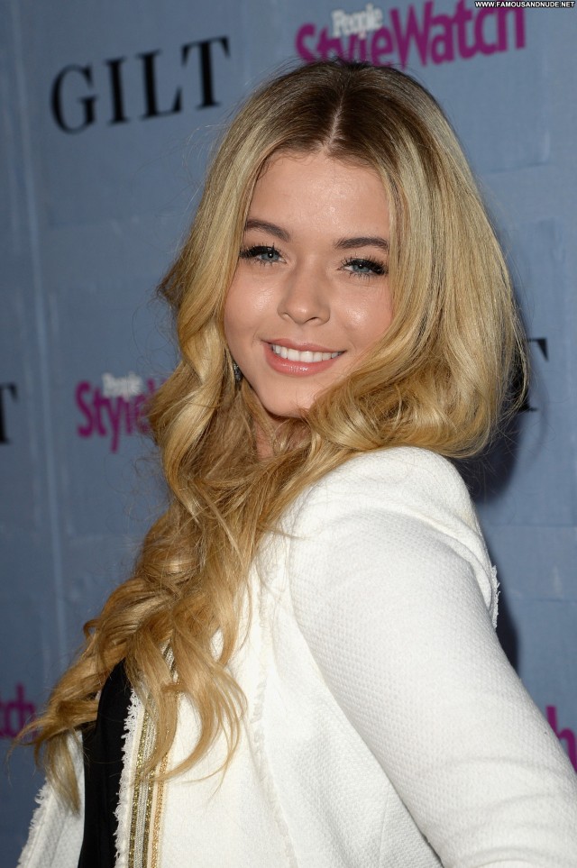 Sasha Pieterse West Hollywood Posing Hot High Resolution Beautiful