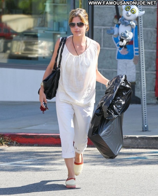 Selma Blair Shopping Celebrity Toy High Resolution Babe Shopping