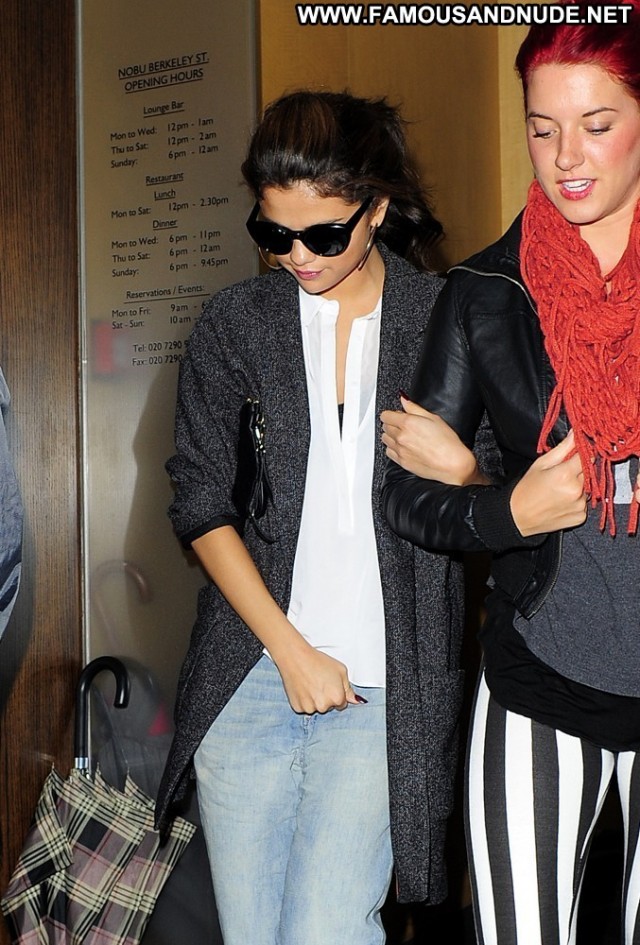 Selena Gomez No Source High Resolution London Beautiful Celebrity