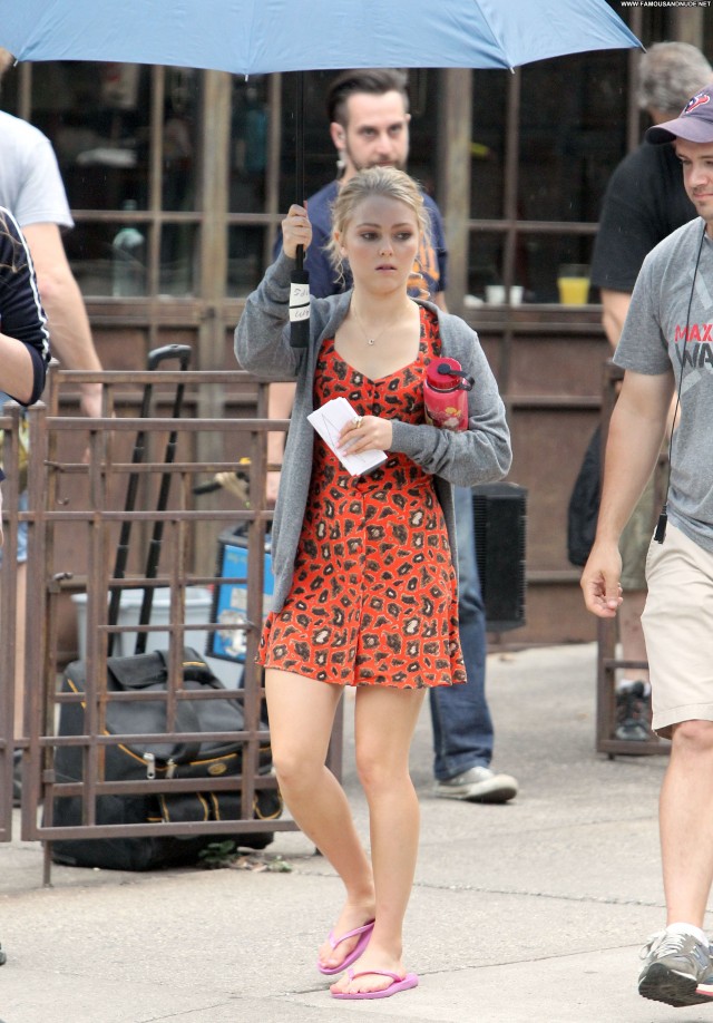 Annasophia Robb The Carrie Diaries Posing Hot Babe Beautiful High