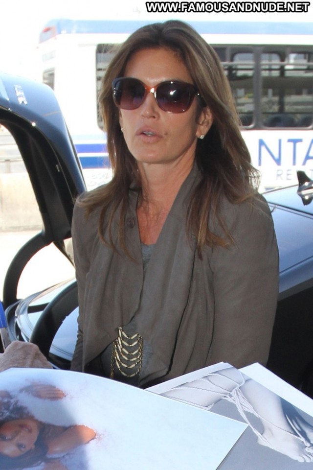 Cindy Crawford Lax Airport Celebrity Lax Airport High Resolution