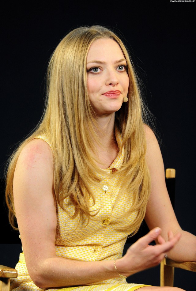 Amanda Seyfried No Source  Babe London Celebrity Beautiful Posing Hot