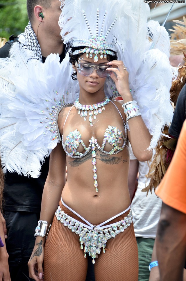 Rihanna No Source Posing Hot Celebrity Babe High Resolution Barbados