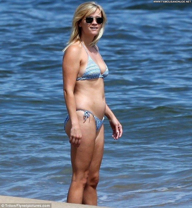 Reese Witherspoon No Source Posing Hot Beautiful Babe Hawaii High