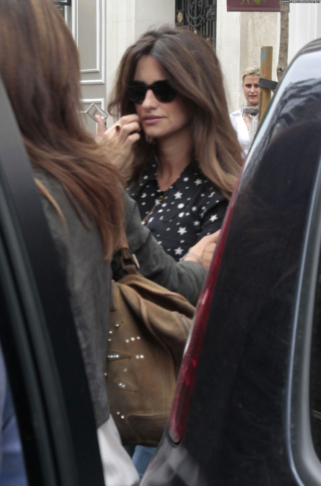 Penelope Cruz Shopping Shopping Celebrity Beautiful High Resolution