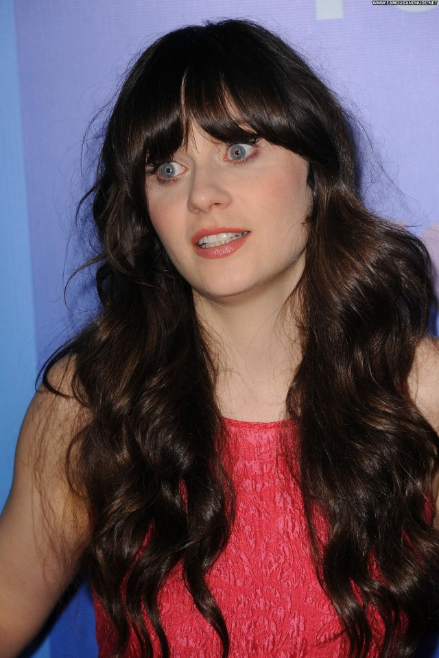 Zooey Deschanel New York Babe High Resolution Posing Hot Beautiful