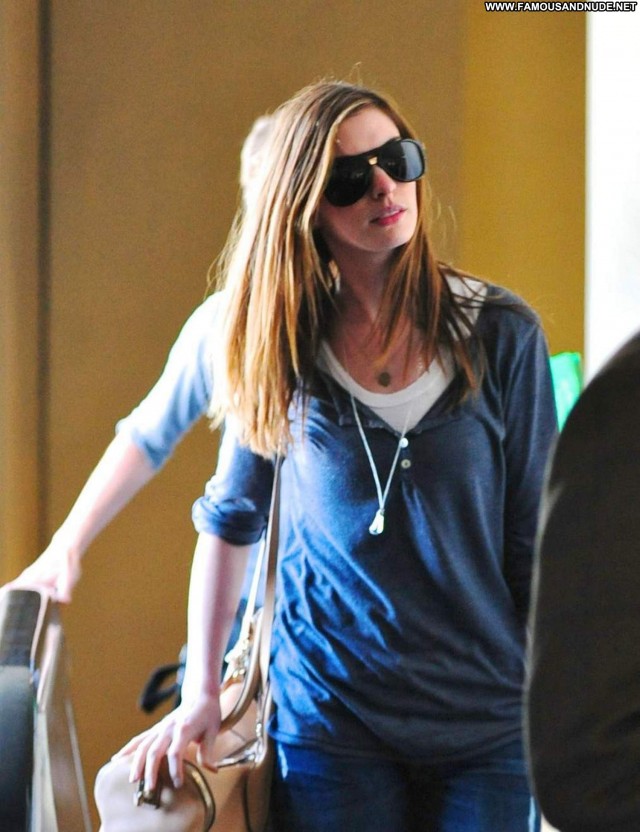 Anne Hathaway Lax Airport Celebrity Babe Lax Airport Posing Hot High