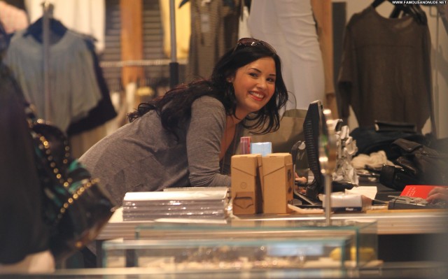 Demi Loavato Shopping Babe Shopping Posing Hot High Resolution