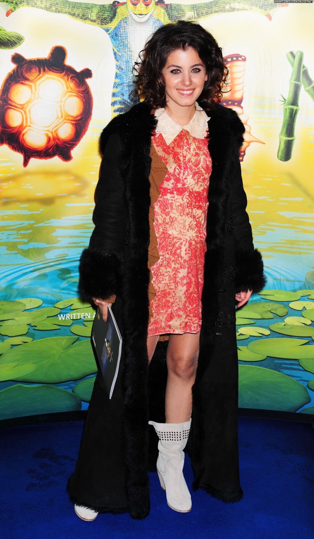 Mila Kuis Cirque Du Soleil Posing Hot Uk Babe Celebrity Awards
