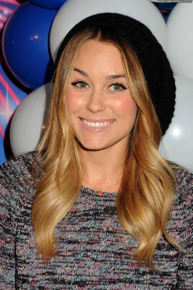 Lauren Conrad Lax Airport Posing Hot Beautiful Celebrity Lax Airport