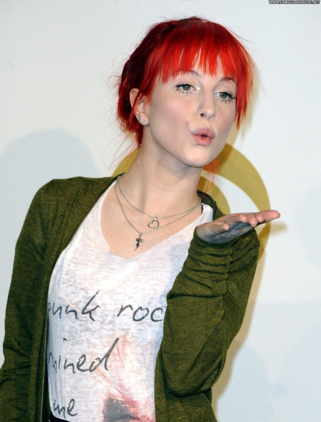 Hayley Williams No Source Babe Posing Hot Celebrity High Resolution