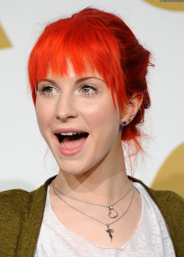 Hayley Williams No Source Celebrity Posing Hot High Resolution