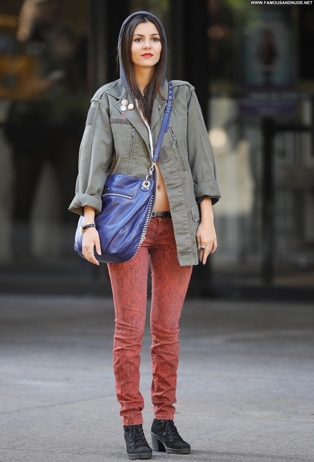 Victoria Justice New York Babe Posing Hot Candids Celebrity Beautiful