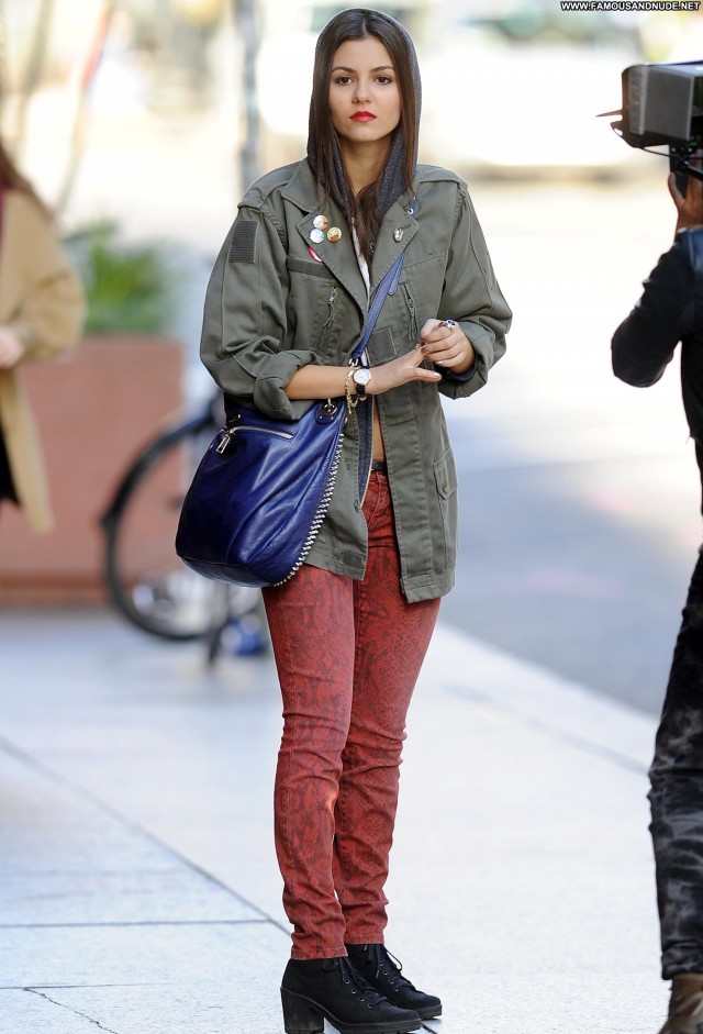 Victoria Justice New York Celebrity Babe New York Posing Hot Candids