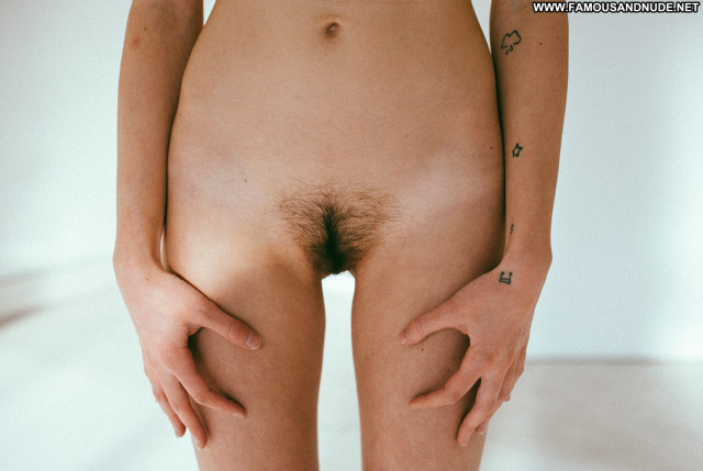 Sara Pavan Emanuele Ferrari Celebrity Posing Hot Hd Nude Scene