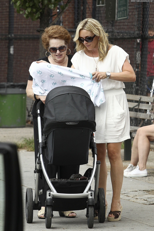 Jane Krakowski New York Restaurant Beautiful Posing Hot New York