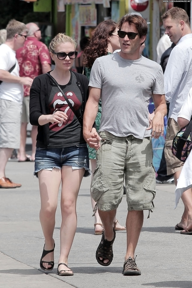 Stephen Moyer No Source Beautiful Babe Posing Hot Beach Celebrity