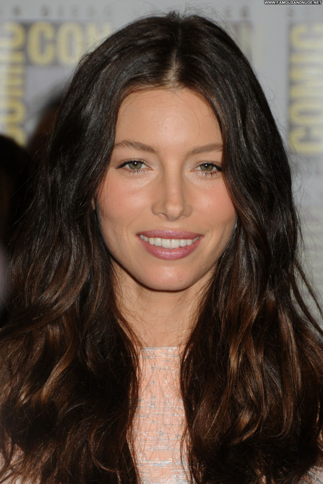 Jessica Biel Total Recall Posing Hot Celebrity Beautiful High