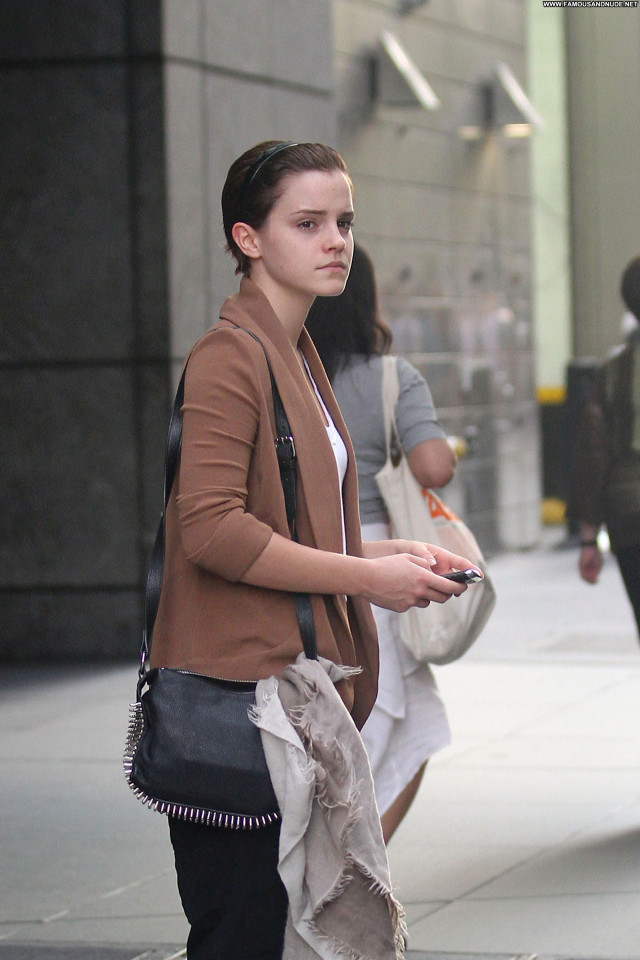 Emma Watson Manhattan Hotel Posing Hot High Resolution Beautiful