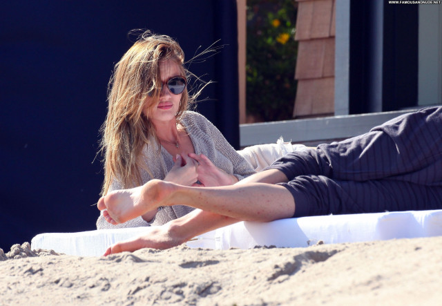 Rosie Huntington Whiteley The Beach In Malibu Malibu Beach Babe Party