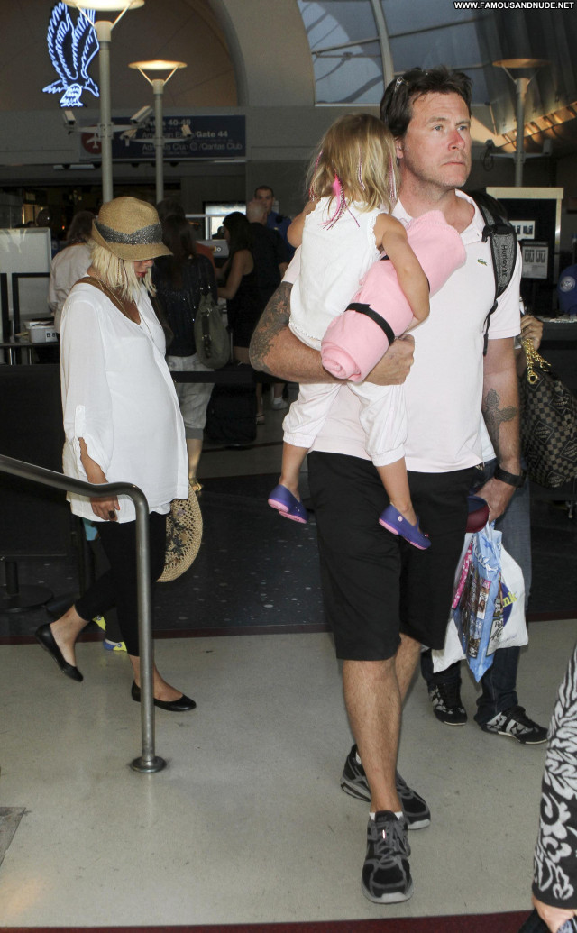 Tori Spelling Lax Airport Babe Beautiful Celebrity Lax Airport