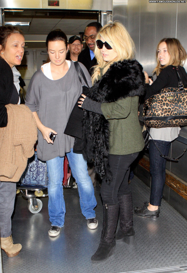 Jessica Simpson Lax Airport Posing Hot Babe Lax Airport Celebrity