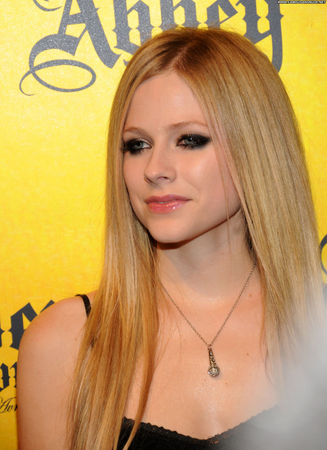 Avril Lavigne Las Vegas Beautiful Babe Posing Hot Celebrity Cute Sexy