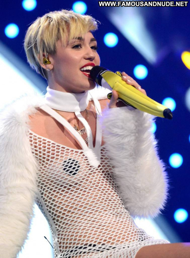 Miley Cyrus Las Vegas Posing Hot Beautiful Babe Celebrity Usa