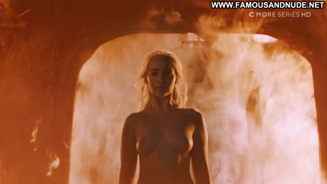 Emilia Clarke Game Of Thrones Beautiful Babe Celebrity Usa Nude Scene