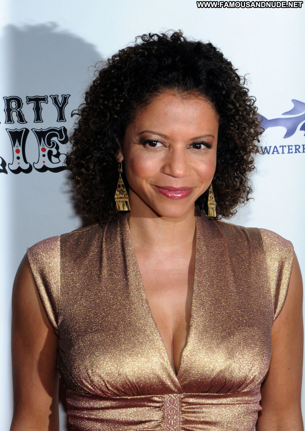 Gloria Reuben Celebrity Beautiful Babe Posing Hot.