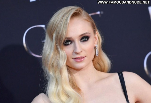 Sophie Turner Game Of Thrones Celebrity New York Babe Beautiful