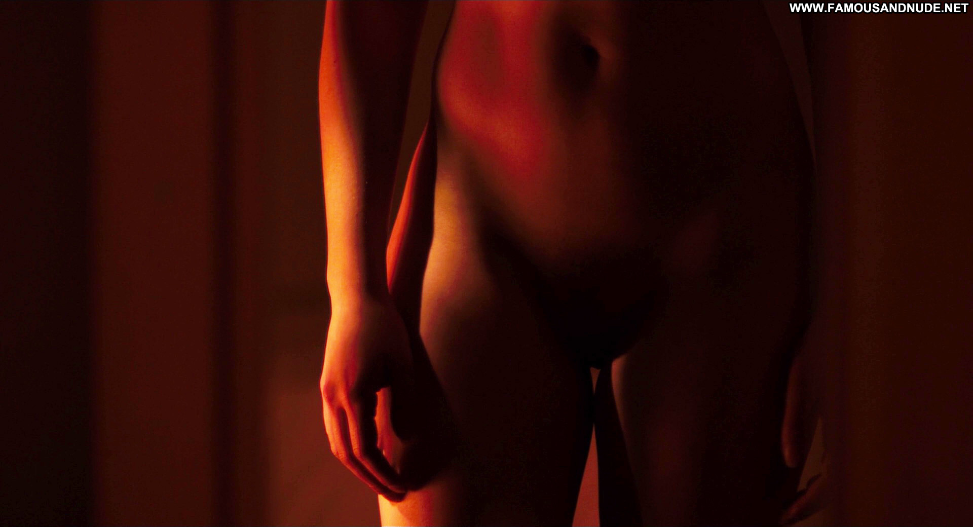 Under The Skin Scarlett Johansson Posing Hot Hd Celebrity Movie Topless Bea...